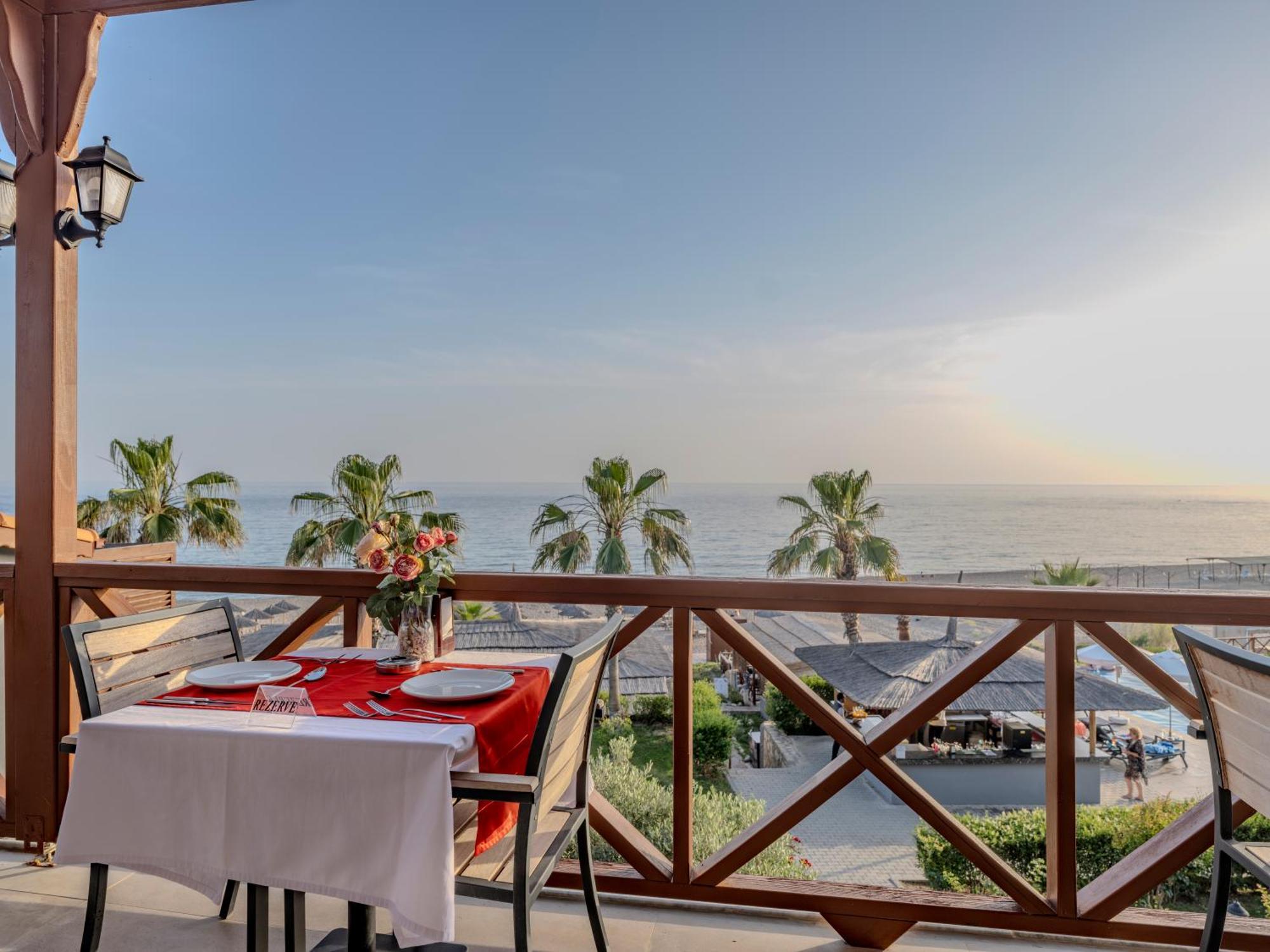 Adora Calma Beach Hotel Adults Only คิซิลอท ภายนอก รูปภาพ